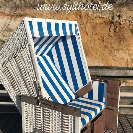 Long Island House Sylt 3*